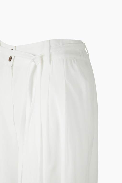 https://img.benettonmall.com/PARTS/KS/26S/SAPT37631WH_MB_D13.jpg?cb=1778668868