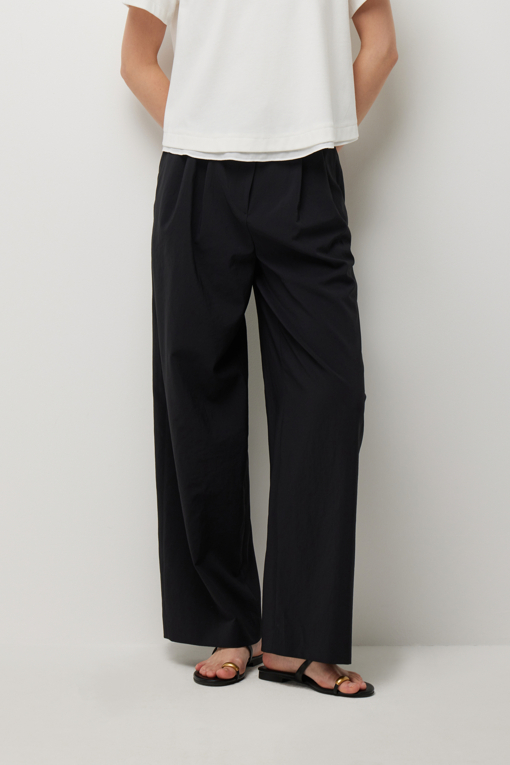 https://img.benettonmall.com/PARTS/KS/26S/SAPT38631BK_MB_D0.jpg?cb=1782918151