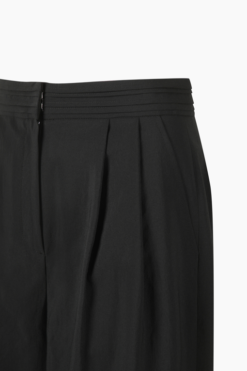 https://img.benettonmall.com/PARTS/KS/26S/SAPT38631BK_MB_D13.jpg?cb=1778668868
