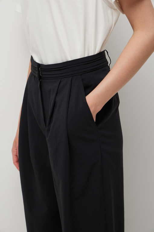 https://img.benettonmall.com/PARTS/KS/26S/SAPT38631BK_MB_D4.jpg?cb=1778668868