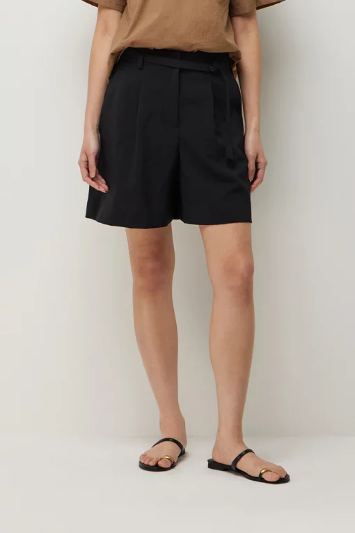 https://img.benettonmall.com/PARTS/KS/26S/SAPT39631BK_MB.jpg?cb=1781170995