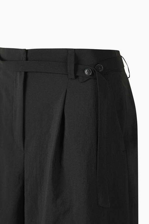 https://img.benettonmall.com/PARTS/KS/26S/SAPT39631BK_MB_D3.jpg