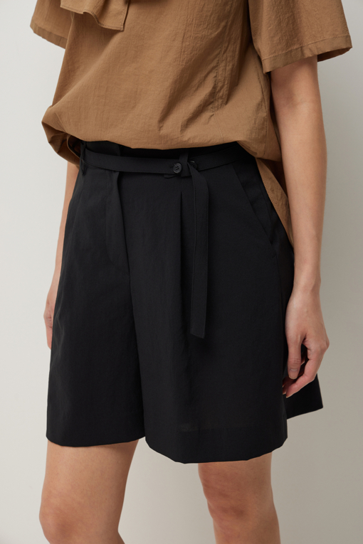 https://img.benettonmall.com/PARTS/KS/26S/SAPT39631BK_MB_D3.jpg?cb=1781170995