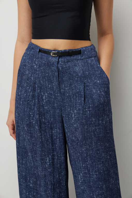 https://img.benettonmall.com/PARTS/KS/26S/SAPT40631BL_MB_D3.jpg?cb=1782918151