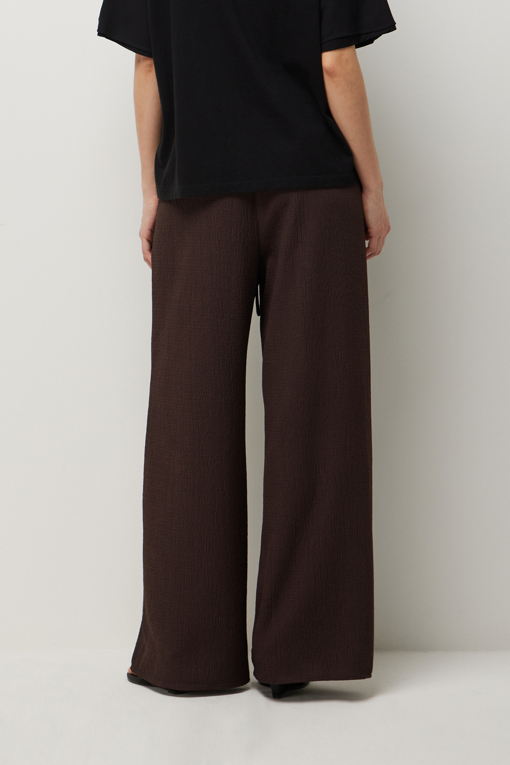 https://img.benettonmall.com/PARTS/KS/26S/SAPT42631BR_MB_D2.jpg?cb=1782918151