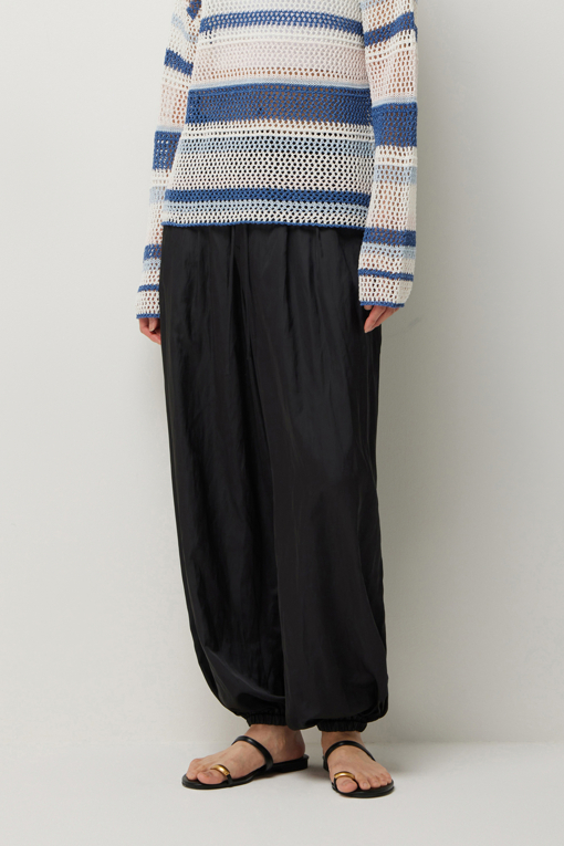 https://img.benettonmall.com/PARTS/KS/26S/SAPT43631BK_MB_D1.jpg?cb=1782918151