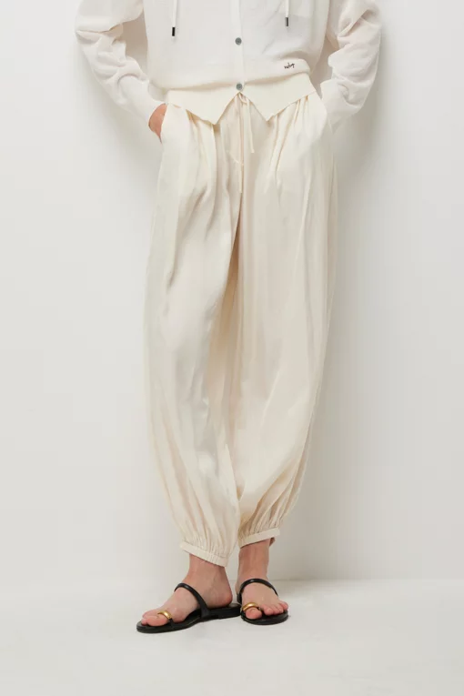 https://img.benettonmall.com/PARTS/KS/26S/SAPT43631CR_MB.jpg?cb=1782918151
