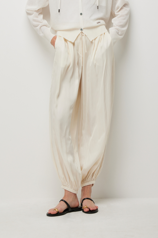 https://img.benettonmall.com/PARTS/KS/26S/SAPT43631CR_MB_D0.jpg?cb=1782918151