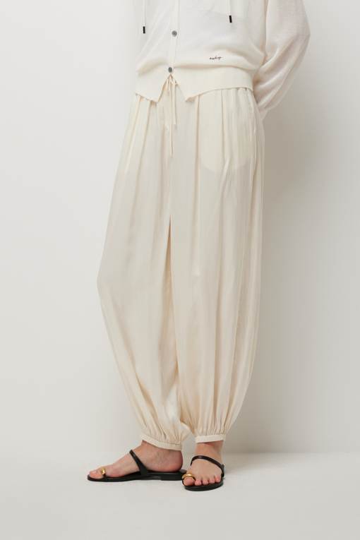 https://img.benettonmall.com/PARTS/KS/26S/SAPT43631CR_MB_D1.jpg?cb=1782918151