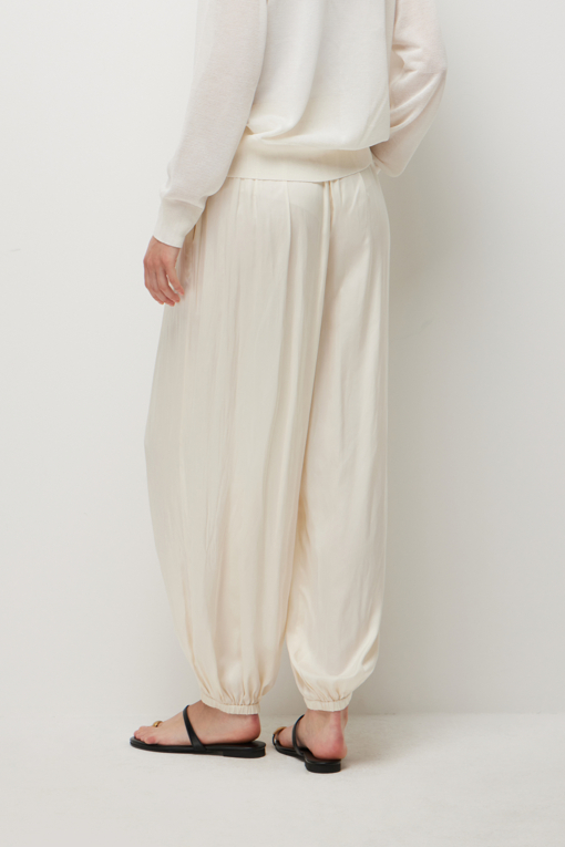 https://img.benettonmall.com/PARTS/KS/26S/SAPT43631CR_MB_D2.jpg?cb=1782918151