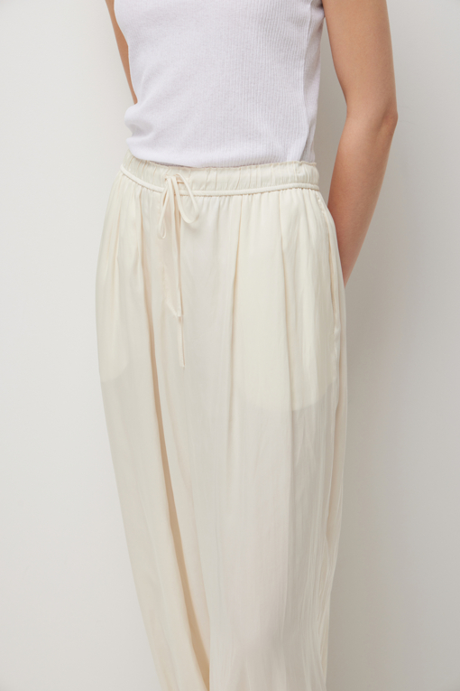 https://img.benettonmall.com/PARTS/KS/26S/SAPT43631CR_MB_D3.jpg?cb=1782918151