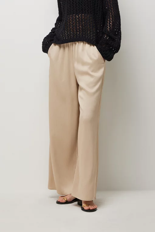 https://img.benettonmall.com/PARTS/KS/26S/SAPT44631BG_MB.jpg?cb=1782918151