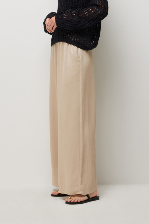 https://img.benettonmall.com/PARTS/KS/26S/SAPT44631BG_MB_D1.jpg?cb=1782918151