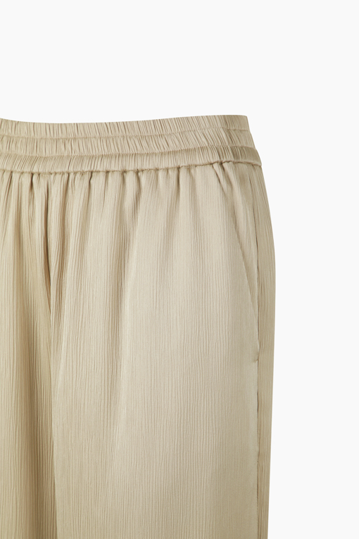 https://img.benettonmall.com/PARTS/KS/26S/SAPT44631BG_MB_D13.jpg?cb=1782918151