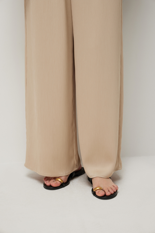 https://img.benettonmall.com/PARTS/KS/26S/SAPT44631BG_MB_D4.jpg?cb=1782918151