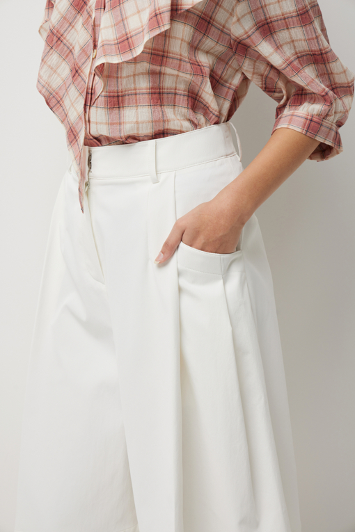 https://img.benettonmall.com/PARTS/KS/26S/SAPT45631WH_MB_D3.jpg?cb=1782918151