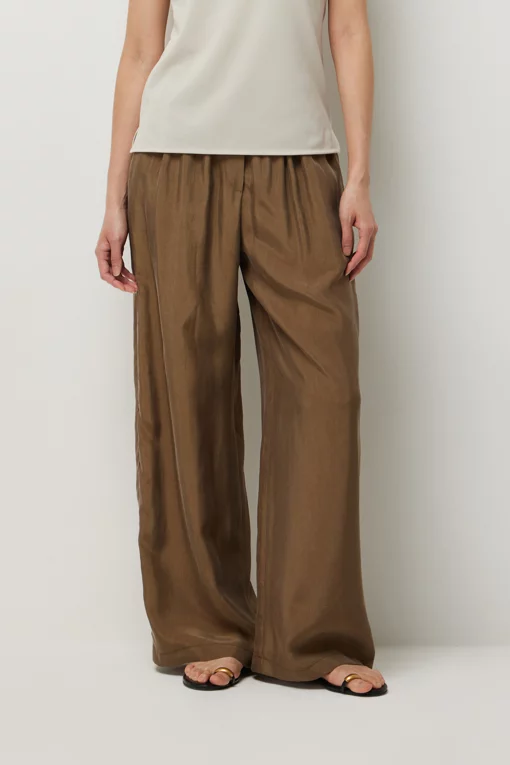 https://img.benettonmall.com/PARTS/KS/26S/SAPT47631BR_MB.jpg?cb=1782918151