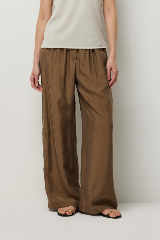 https://img.benettonmall.com/PARTS/KS/26S/SAPT47631BR_MB_D0.jpg?cb=1782918151