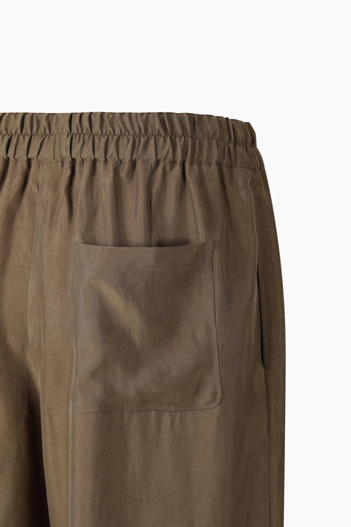 https://img.benettonmall.com/PARTS/KS/26S/SAPT47631BR_MB_D14.jpg?cb=1782918151
