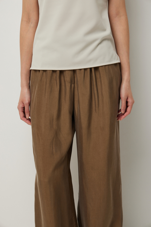 https://img.benettonmall.com/PARTS/KS/26S/SAPT47631BR_MB_D3.jpg?cb=1782918151