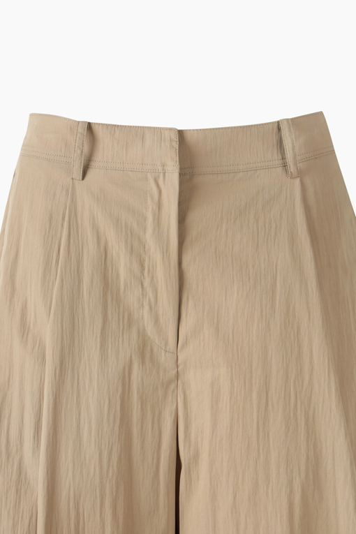 https://img.benettonmall.com/PARTS/KS/26S/SAPT48631BG_MB_D12.jpg?cb=1782918151