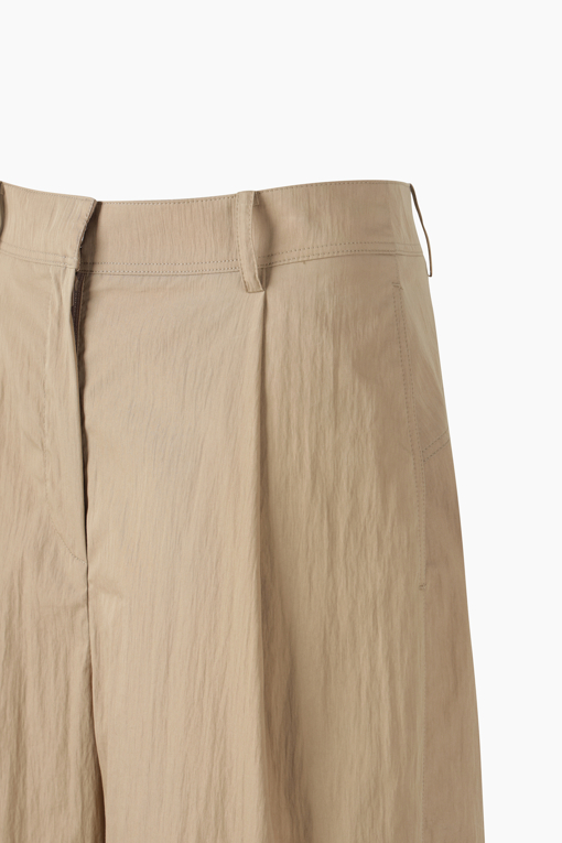 https://img.benettonmall.com/PARTS/KS/26S/SAPT48631BG_MB_D13.jpg?cb=1782918151