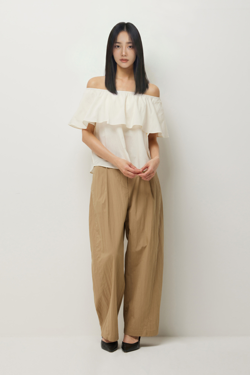 https://img.benettonmall.com/PARTS/KS/26S/SAPT48631BG_MB_D5.jpg?cb=1782918151