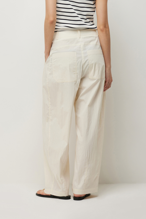 https://img.benettonmall.com/PARTS/KS/26S/SAPT48631IV_MB_D2.jpg?cb=1782918151