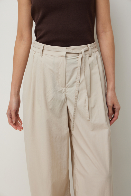https://img.benettonmall.com/PARTS/KS/26S/SAPT49631BE_MB_D3.jpg?cb=1782918151