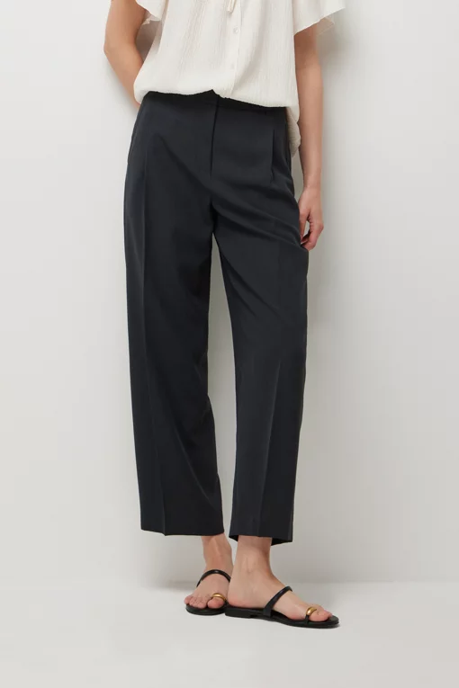 https://img.benettonmall.com/PARTS/KS/26S/SAPT50631DG_MB.jpg?cb=1782918151