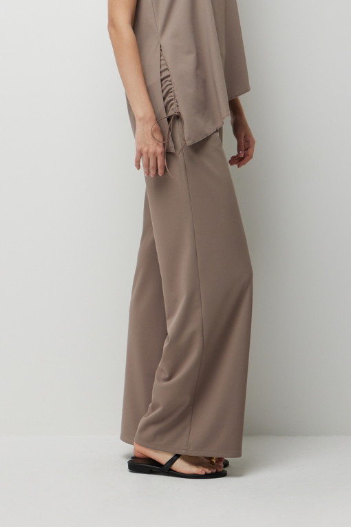 https://img.benettonmall.com/PARTS/KS/26S/SAPT51631BG_MB_D1.jpg?cb=1782918151