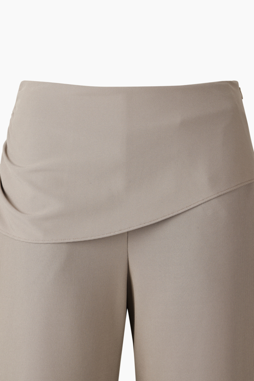 https://img.benettonmall.com/PARTS/KS/26S/SAPT51631BG_MB_D2.jpg?cb=1778668868