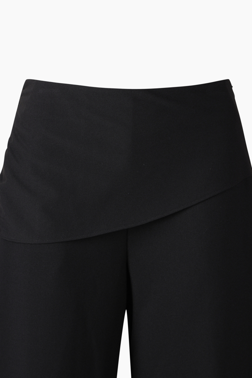https://img.benettonmall.com/PARTS/KS/26S/SAPT51631BK_MB_D2.jpg?cb=1778668868