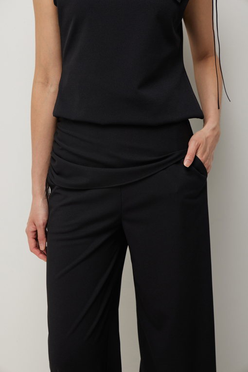 https://img.benettonmall.com/PARTS/KS/26S/SAPT51631BK_MB_D3.jpg?cb=1781170995