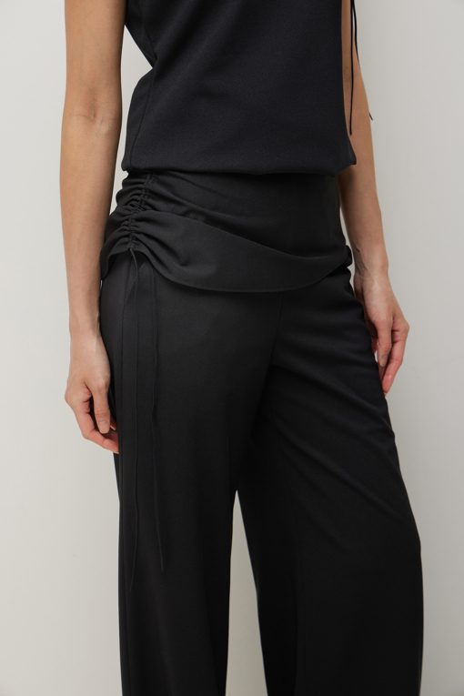 https://img.benettonmall.com/PARTS/KS/26S/SAPT51631BK_MB_D4.jpg?cb=1781170995