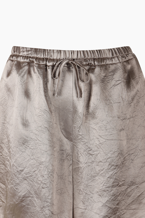 https://img.benettonmall.com/PARTS/KS/26S/SAPT53631ED_MB_D12.jpg?cb=1782918151