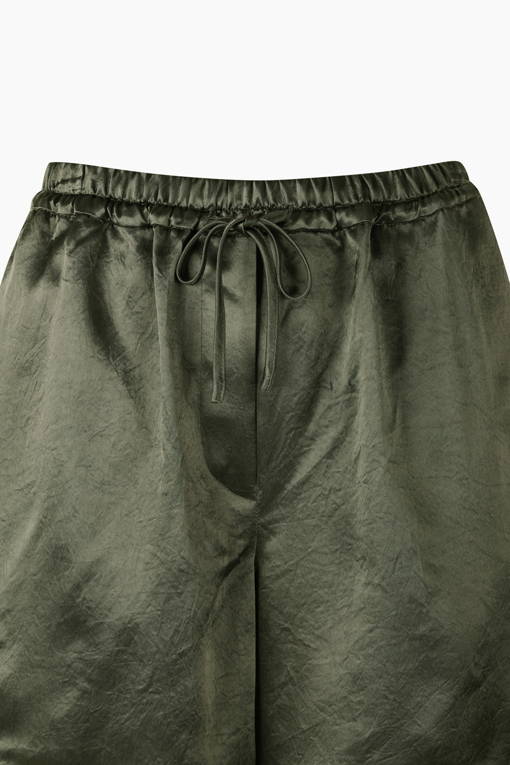 https://img.benettonmall.com/PARTS/KS/26S/SAPT53631KA_MB_D12.jpg?cb=1782918151