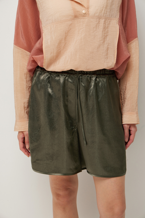 https://img.benettonmall.com/PARTS/KS/26S/SAPT53631KA_MB_D3.jpg?cb=1782918151