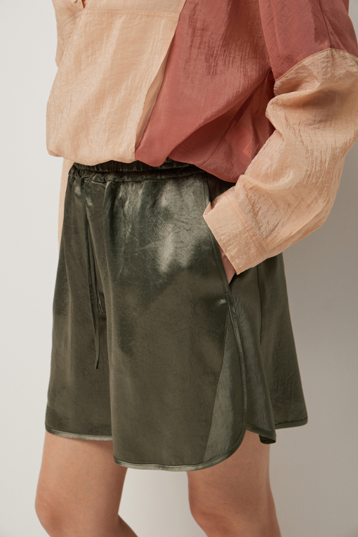 https://img.benettonmall.com/PARTS/KS/26S/SAPT53631KA_MB_D4.jpg?cb=1782918151