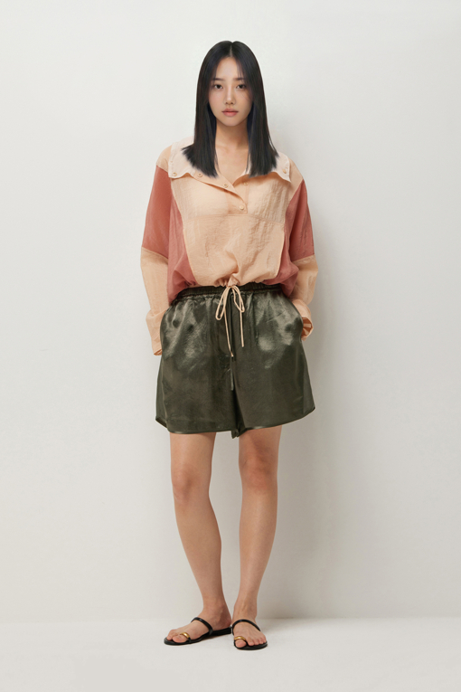 https://img.benettonmall.com/PARTS/KS/26S/SAPT53631KA_MB_D5.jpg?cb=1782918151