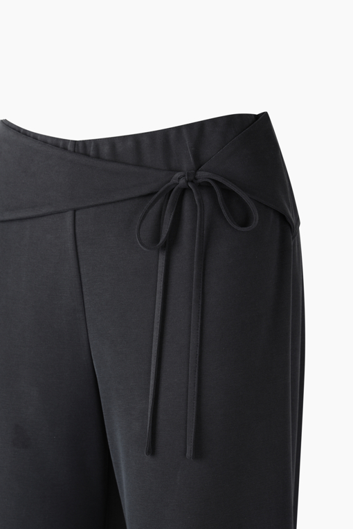 https://img.benettonmall.com/PARTS/KS/26S/SAPTE3631BK_MB_D13.jpg?cb=1778668868