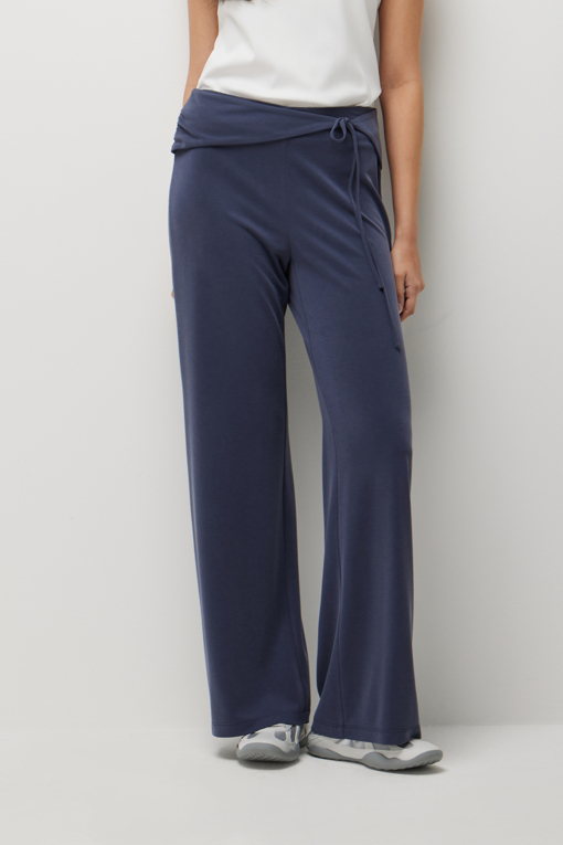 https://img.benettonmall.com/PARTS/KS/26S/SAPTE3631NY_MB_D1.jpg?cb=1777643535