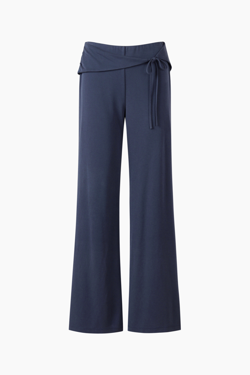 https://img.benettonmall.com/PARTS/KS/26S/SAPTE3631NY_MB_D10.jpg?cb=1777643535