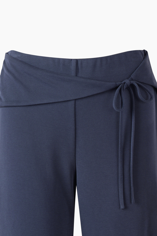 https://img.benettonmall.com/PARTS/KS/26S/SAPTE3631NY_MB_D12.jpg?cb=1777643535