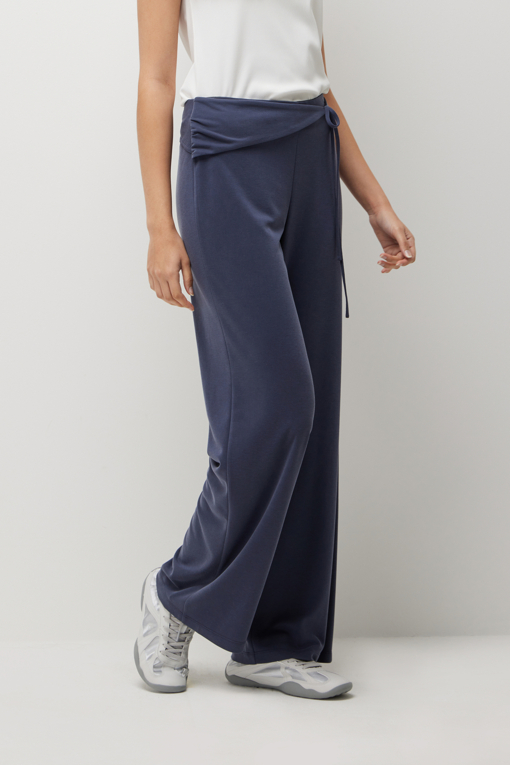 https://img.benettonmall.com/PARTS/KS/26S/SAPTE3631NY_MB_D2.jpg?cb=1778668868