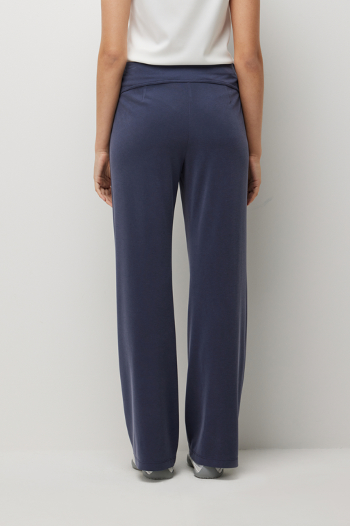 https://img.benettonmall.com/PARTS/KS/26S/SAPTE3631NY_MB_D3.jpg?cb=1777643535