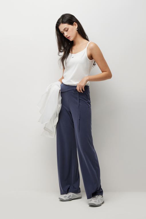 https://img.benettonmall.com/PARTS/KS/26S/SAPTE3631NY_MB_D7.jpg?cb=1777643535
