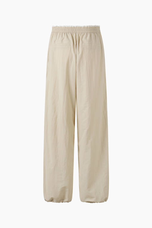 https://img.benettonmall.com/PARTS/KS/26S/SAPTE4631BE_MB_D11.jpg?cb=1777643535