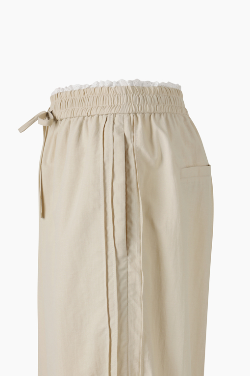 https://img.benettonmall.com/PARTS/KS/26S/SAPTE4631BE_MB_D13.jpg?cb=1778668868