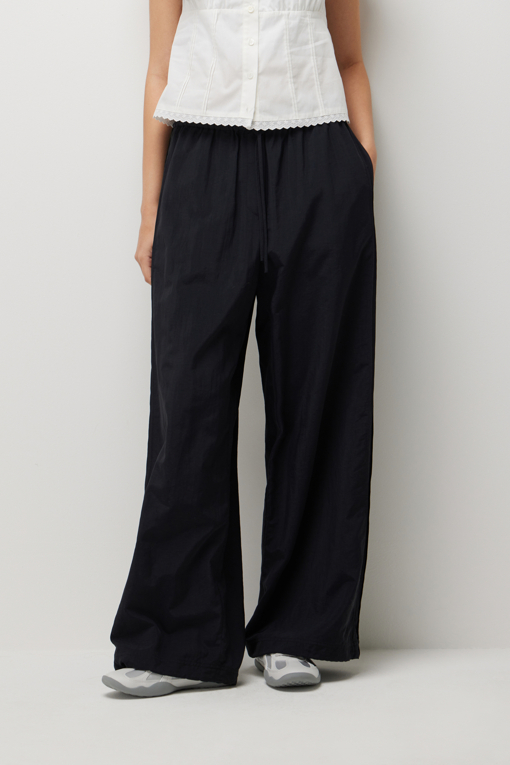 https://img.benettonmall.com/PARTS/KS/26S/SAPTE4631BK_MB_D0.jpg?cb=1782918151